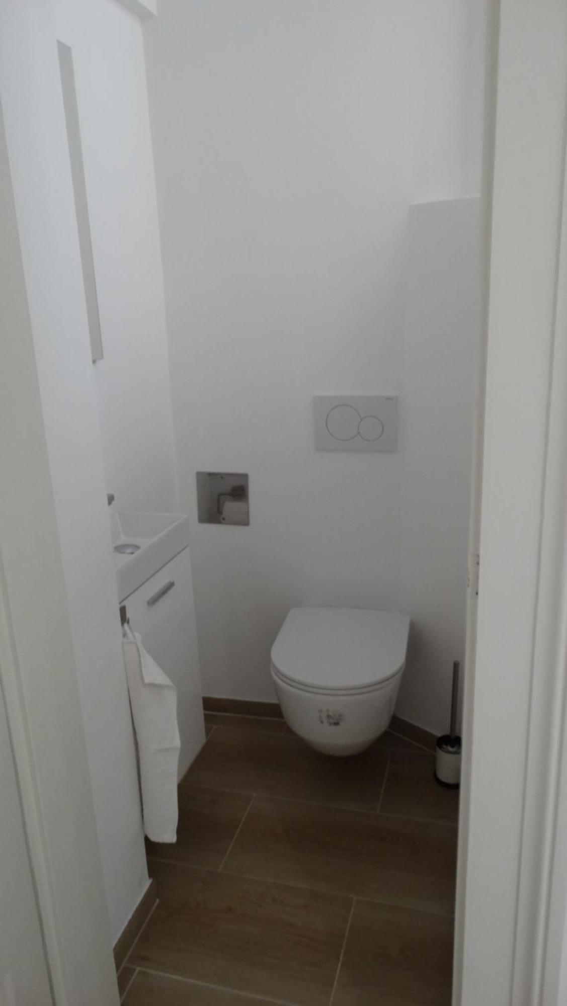 Ruhige Art-Garconniere Mit Balkon Apartment Wien Ngoại thất bức ảnh